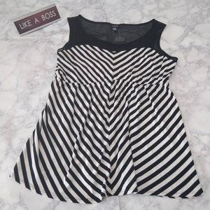 Torrid Black and white sleeveless shirt size 0
